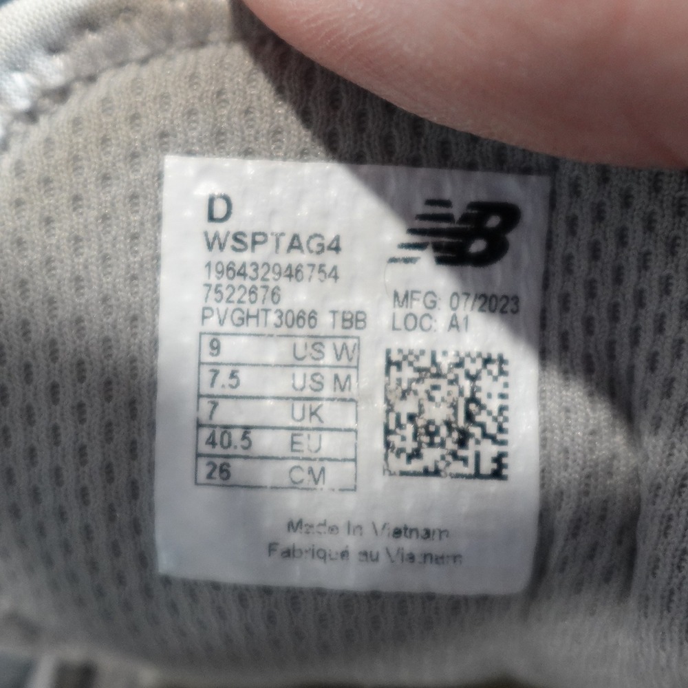New Balance Shoes Womens 9 Fresh Foam SPT Grey Running Shoes WSPTAG4 Flaws - Picture 10 of 11